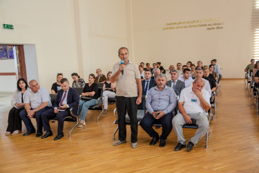 12 avqust 2025-ci il tarixində Binəqədi Rayon İcra Hakimiyyətinin başçısı Elxan Allahverdiyevin Binəqədi qəsəbə sakinləri ilə səyyar qəbulu