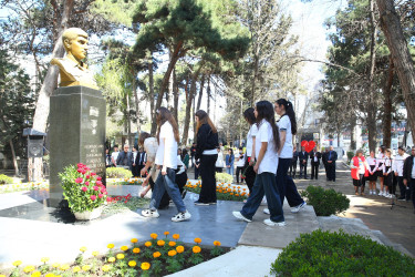 Azərbaycanın Respublikasının Milli Qəhrəmanı Fərhad Hümbətovun büstü qarşısında xatirəsinə həsr olunmuş tədbir 01.04.2025