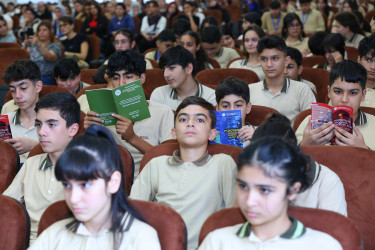 23 oktyabr 2025-ci il tarixində “Konstitusiya və Suverenlik İli” çərçivəsində Binəqədi rayonu 335 № li tam orta məktəbdə çətin həyat şəraitində olan yetkinlik yaşına çatmayanlar üçün sosial reabilitasiya və cəmiyyətə inteqrasiyası ilə bağlı tədbirlərin gücləndirilməsi, onlara tibbi və psixolojin dəstəyin göstərilməsi məqsədilə “Sən tək deyilsən!” mövzusunda maarifləndirici tədbir