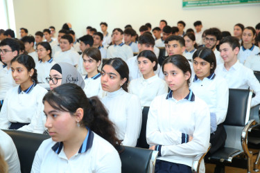 28 noyabr 2025-ci il tarixində 182 № li tam orta məktəbdə "Narkotiksiz gələcək naminə!” mövzusunda növbəti maarifləndirici tədbir