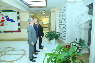 23 iyun 2025-ci il tarixində Binəqədi Rayon İcra Hakimiyyətinin inzibati binasında 23 İyun–“Dövlət Qulluqçularının Peşə Bayramı" münasibətilə tədbir