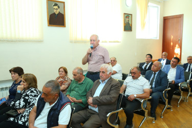 03 iyun 2025-ci il tarixində Binəqədi Rayon İcra Hakimiyyətinin başçısı Elxan Allahverdiyevin 9-cu mikrorayon sakinləri ilə səyyar qəbulu