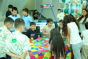 01.06.2025-ci il tarixində Binəqədi Rayon İcra Hakimiyyəti və Biləcəri qəsəbə Bələdiyyəsinin təşkilatçılığı ilə Heydər Əliyev adına İdman Sarayı-Konsert Kompleksində 1 İyun-“Uşaqların Beynəlxalq Müdafiəsi Günü”nə həsr olunmuş əyləncəli bayram tədbiri