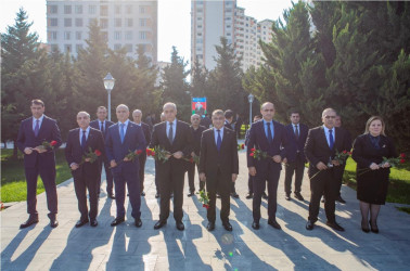 8 Noyabr- “Zəfər Günü”nün beşinci ildönümü ilə əlaqədar Binəqədi rayonunda şəhidlərimizin əziz xatirəsinin yad edilməsi