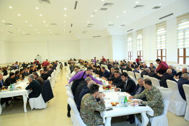 27 Sentyabr 2025-ci il tarixində Anım Gününün beşinci ildönümünün qeyd olunması ilə əlaqədar Binəqədi Rayon İcra Hakimiyyətinin təşkilatçılığı ilə Heydər Məscidində şəhidlərimizin əziz xatirəsinə ehsan süfrəsi