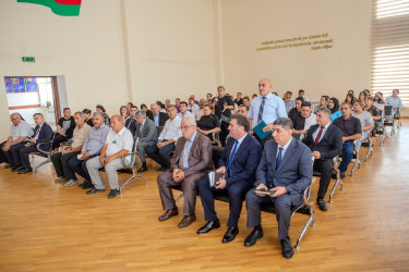 12 avqust 2025-ci il tarixində Binəqədi Rayon İcra Hakimiyyətinin başçısı Elxan Allahverdiyevin Binəqədi qəsəbə sakinləri ilə səyyar qəbulu