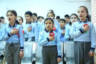 11 dekabr 2025-ci il tarixində 83 № li məktəb-liseydə Ümummilli Lider Heydər Əliyevin xatirəsinə həsr olunmuş “Ulu Öndərin izi ilə – nəsildən nəsilə” adlı tədbir