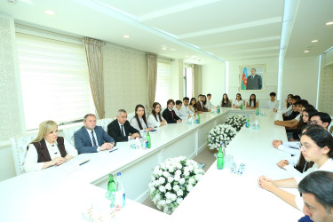 11 sentyabr 2026-cı il tarixində  2025-2026-cı tədris ilində ali təhsil müəssisələrinə tələbə qəbulu imtahanında Binəqədi rayonu üzrə yüksək nəticə göstərən gənclərlə  görüş