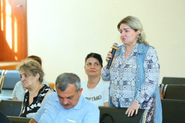 21 avqust 2025-ci il tarixində Binəqədi Rayon İcra Hakimiyyətinin başçısı Elxan Allahverdiyevin 9-cu mikrorayon sakinləri ilə səyyar qəbulu