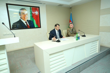 18 dekabr 2025-ci il tarixində “Binəqədi rayonunda 2025-ci ildə Mülki müdafiə sahəsində görülmüş işlərin yekunları və 2026-cı ildə qarşıda duran vəzifələr” və “Yanğın təhlükəsizliyinin təmin olunmasında Fövqəladə Hallar Nazirliyi, yerli icra hakimiyyəti və özünüidarəetmə orqanlarının birgə fəaliyyəti” mövzusunda rayon müşavirəsi