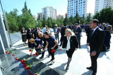 27 sentyabr 2026-cı il tarixində Binəqədi rayonunda Birinci Qarabağ, Aprel döyüşləri və Vətən müharibəsində, antiterror əməliyyatları zamanı şəhid olmuş qəhrəmanlarımızın əziz xatirəsinə ucaldılmış Memorial Kompleksin qarşısında 27 Sentyabr- Anım Gününə həsr olunmuş ümumrayon tədbiri