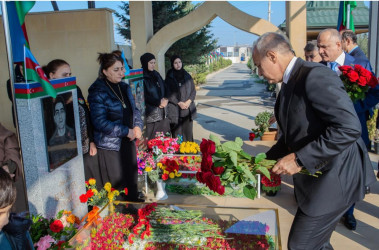 8 Noyabr- “Zəfər Günü”nün beşinci ildönümü ilə əlaqədar Binəqədi rayonunda şəhidlərimizin əziz xatirəsinin yad edilməsi