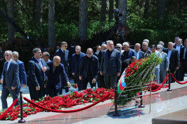 10 may 2026-cı il tarixində Ümummilli Lideri Heydər Əliyevin anadan olmasının 103-cü ildönümü münasibətilə Fəxri Xiyabanda Ulu Öndərin abidəsinin ziyarət edilməsi