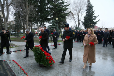 20 Yanvar faciəsinin 33-cü ildönümü ilə əlaqədar  Biləcəri qəsəbəsində yerləşən "20 Yanvar" şəhidlərinin xatirə parkında ucaldılmış “Güllə yağışı” abidəsi ziyarəti