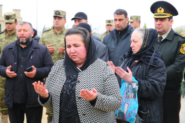 Vətən müharibəsi şəhidləri - gizir Nicat Şahin oğlu Səmədov, əsgər Cavid Telman oğlu Paşazadə və Elçin Yunus oğlu Bağırovun şəhadətlərinin ikinci ildönümü ilə əlaqədar anım mərasimi