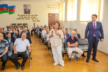 14 avqust 2025-ci il tarixində Binəqədi Rayon İcra Hakimiyyətinin başçısı Elxan Allahverdiyevin 7-ci mikrorayon sakinləri ilə səyyar qəbulu