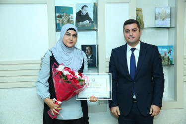 5 Oktyabr – “Beynəlxalq Müəllimlər Günü”  münasibətilə dövlət ümumi təhsil müəssisələrində çalışan təhsilverənlərin sertifikatlaşdırılması imtahanlarında yüksək nəticə göstərən müəllimlərlə görüş