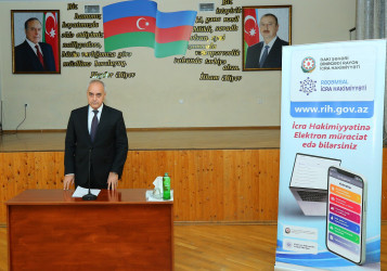 12 fevral 2026-cı il tarixində Binəqədi Rayon İcra Hakimiyyətinin başçısı Elxan Allahverdiyevin 9-cu mikrorayon sakinləri ilə səyyar qəbulu