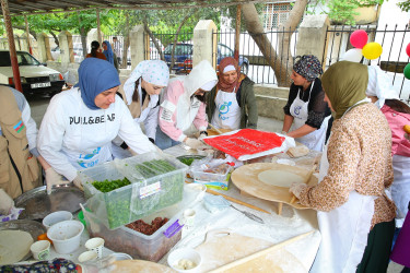 “Cığır" mənəvi dəyərlərin inkişafına dəstək ictimai birliyinin keçirdiyi "Sosial Bazar" istiqamətində başlanan "Qutabdan-Kitaba" adlı sosial layihə çərçivəsində xeyriyyə tədbiri