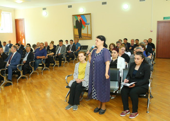 03 iyun 2025-ci il tarixində Binəqədi Rayon İcra Hakimiyyətinin başçısı Elxan Allahverdiyevin 9-cu mikrorayon sakinləri ilə səyyar qəbulu