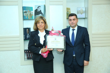 5 Oktyabr – “Beynəlxalq Müəllimlər Günü”  münasibətilə dövlət ümumi təhsil müəssisələrində çalışan təhsilverənlərin sertifikatlaşdırılması imtahanlarında yüksək nəticə göstərən müəllimlərlə görüş