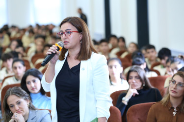 23 oktyabr 2025-ci il tarixində “Konstitusiya və Suverenlik İli” çərçivəsində Binəqədi rayonu 335 № li tam orta məktəbdə çətin həyat şəraitində olan yetkinlik yaşına çatmayanlar üçün sosial reabilitasiya və cəmiyyətə inteqrasiyası ilə bağlı tədbirlərin gücləndirilməsi, onlara tibbi və psixolojin dəstəyin göstərilməsi məqsədilə “Sən tək deyilsən!” mövzusunda maarifləndirici tədbir