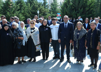 27 sentyabr 2026-cı il tarixində Binəqədi rayonunda Birinci Qarabağ, Aprel döyüşləri və Vətən müharibəsində, antiterror əməliyyatları zamanı şəhid olmuş qəhrəmanlarımızın əziz xatirəsinə ucaldılmış Memorial Kompleksin qarşısında 27 Sentyabr- Anım Gününə həsr olunmuş ümumrayon tədbiri