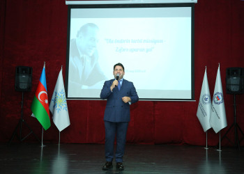 06 aprel 2026-cı il tarixində YAP Binəqədi rayon təşkilatı Ümummilli lider Heydər Əliyevin anadan olmasının 103-cü ildönümünə həsr olunmuş “Ulu öndərin tarixi missiyası – zəfərə aparan yol” adlı tədbir