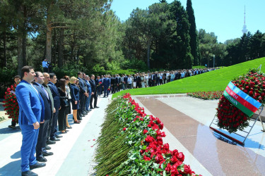 10 may 2025-ci il tarixində xalqımızın Ümummilli Lideri Heydər Əliyevin anadan olmasının 102-ci ildönümü münasibətilə Fəxri Xiyabanın ziyarəti