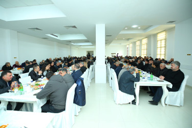 12 dekabr 2025-ci il tarixində Binəqədi Rayon İcra Hakimiyyətinin təşkilatçılığı ilə Heydər Məscidində xalqımızın Ümummilli Lideri Heydər Əliyevin əziz xatirəsinə ehsan süfrəsi