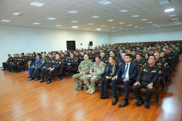 28 oktyabr 2025-ci il tarixində “Konstitusiya və Suverenlik İli” çərçivəsində Fövqəladə Hallar Nazirliyinin Mülki Müdafiə Qoşunlarında 8 Noyabr-“Zəfər Günü”nün beşilliyi münasibətilə tədbir