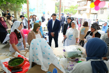 “Cığır" mənəvi dəyərlərin inkişafına dəstək ictimai birliyinin keçirdiyi "Sosial Bazar" istiqamətində başlanan "Qutabdan-Kitaba" adlı sosial layihə çərçivəsində xeyriyyə tədbiri