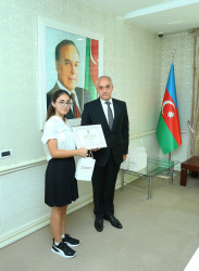 11 sentyabr 2026-cı il tarixində  2025-2026-cı tədris ilində ali təhsil müəssisələrinə tələbə qəbulu imtahanında Binəqədi rayonu üzrə yüksək nəticə göstərən gənclərlə  görüş