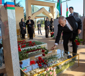 8 Noyabr- “Zəfər Günü”nün beşinci ildönümü ilə əlaqədar Binəqədi rayonunda şəhidlərimizin əziz xatirəsinin yad edilməsi