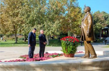 8 Noyabr- “Zəfər Günü”nün beşinci ildönümü ilə əlaqədar Binəqədi rayonunda şəhidlərimizin əziz xatirəsinin yad edilməsi