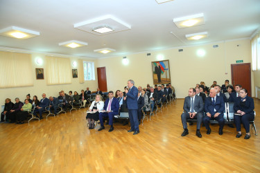 16 oktyabr 2025-ci il tarixində Binəqədi Rayon İcra Hakimiyyətinin başçısı Elxan Allahverdiyevin 9-cu mikrorayon sakinləri ilə səyyar qəbulu