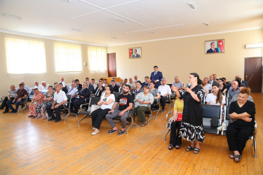 17 iyul 2025-ci il tarixində Binəqədi Rayon İcra Hakimiyyətinin başçısı Elxan Allahverdiyevin 6-cı mikrorayon sakinləri ilə səyyar qəbulu