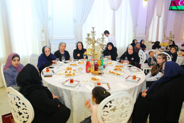 Binəqədi rayonunda 8 Mart - Beynəlxalq Qadınlar Günü ərəfəsində şəhid ailələri ilə görüş