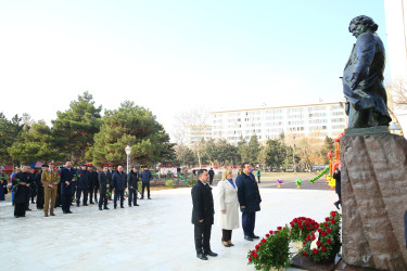 Dahi rumın bəstəkarı, skripkaçı, dirijor və mahir musiqiçi Corce Eneskunun adını daşıyan parkda Rumıniyanın Milli Mədəniyyət Gününə həsr olunmuş tədbir