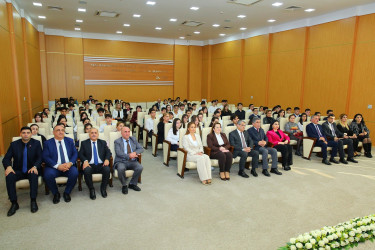 31 dekabr Dünya Azərbaycanlılarının Həmrəyliyi Gününə həsr olunmuş Heydər Əliyev irsinin öyrədilməsi ilə bağlı dərslər