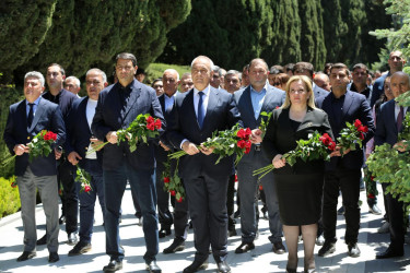 10 may 2025-ci il tarixində xalqımızın Ümummilli Lideri Heydər Əliyevin anadan olmasının 102-ci ildönümü münasibətilə Fəxri Xiyabanın ziyarəti