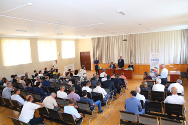 17 iyul 2025-ci il tarixində Binəqədi Rayon İcra Hakimiyyətinin başçısı Elxan Allahverdiyevin 6-cı mikrorayon sakinləri ilə səyyar qəbulu