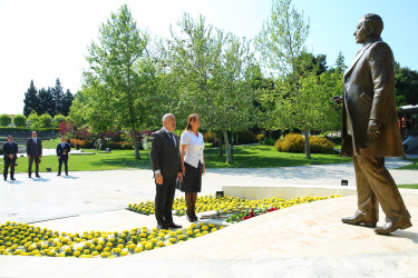 Azərbaycan xalqının ümummilli lideri Heydər Əliyevin anadan olmasının 100 illik yubileyinə həsr olunmuş “Heydər Əliyev və Azərbaycanda milli intibah dövrü” mövzusunda konfrans