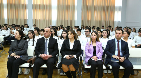 Binəqədi rayonunda Beynəlxalq Ana Dili Gününə həsr olunmuş “Ana dilim, doğma dilim” adlı tədbir