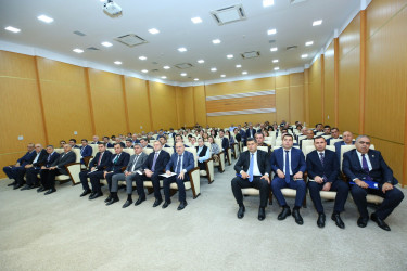 17 noyabr 2025-ci il tarixində Binəqədi rayon təsərrüfatının 2025-2026-cı illərin payız-qış mövsümünə hazırlığın vəziyyəti, qış aylarında Rayon İcra Hakimiyyətinin, təsərrüfat xidmətlərinin, ayrı-ayrı idarə, müəssisə və təşkilatların qarşısında duran vəzifələrə həsr olunmuş müşavirə