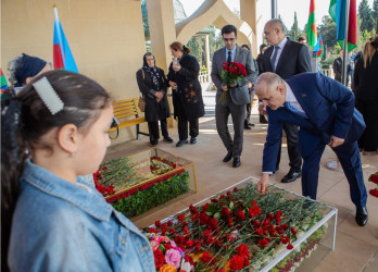 8 Noyabr- “Zəfər Günü”nün beşinci ildönümü ilə əlaqədar Binəqədi rayonunda şəhidlərimizin əziz xatirəsinin yad edilməsi