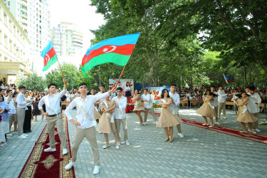 14 iyun 2025-ci il tarixində 2024-2025-ci tədris ilinin başa çatması münasibətilə Binəqədi rayonunun orta ümumtəhsil müəssisələrində “Son zəng” tədbirləri