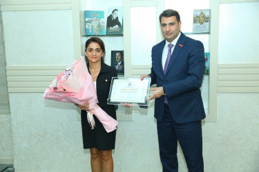 23 iyun 2025-ci il tarixində Binəqədi Rayon İcra Hakimiyyətinin inzibati binasında 23 İyun–“Dövlət Qulluqçularının Peşə Bayramı" münasibətilə tədbir