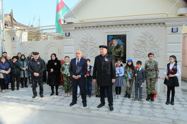 Şəhid Əhmədov İlqar Adil oğlunun yaşadığı evin qarşısında barelyefinin açılış mərasimi