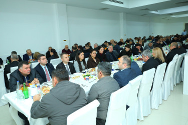 12 dekabr 2025-ci il tarixində Binəqədi Rayon İcra Hakimiyyətinin təşkilatçılığı ilə Heydər Məscidində xalqımızın Ümummilli Lideri Heydər Əliyevin əziz xatirəsinə ehsan süfrəsi